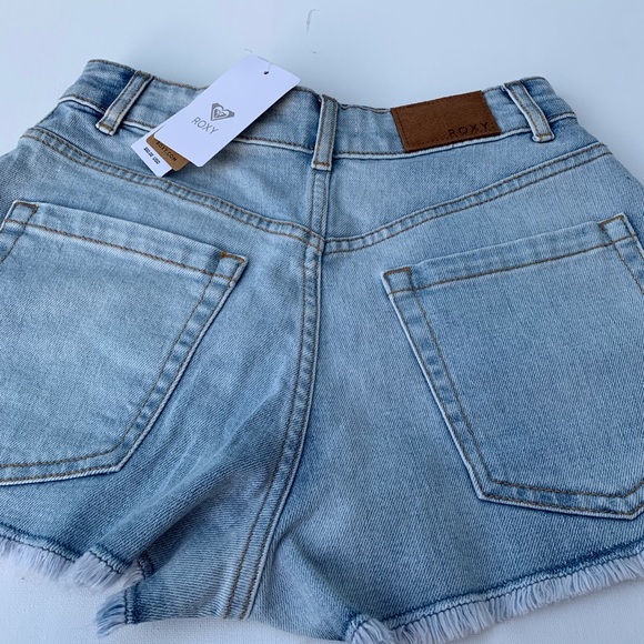 🔥ROXY Kissing The Swell Denim Shorts🔥 - Picture 8 of 10